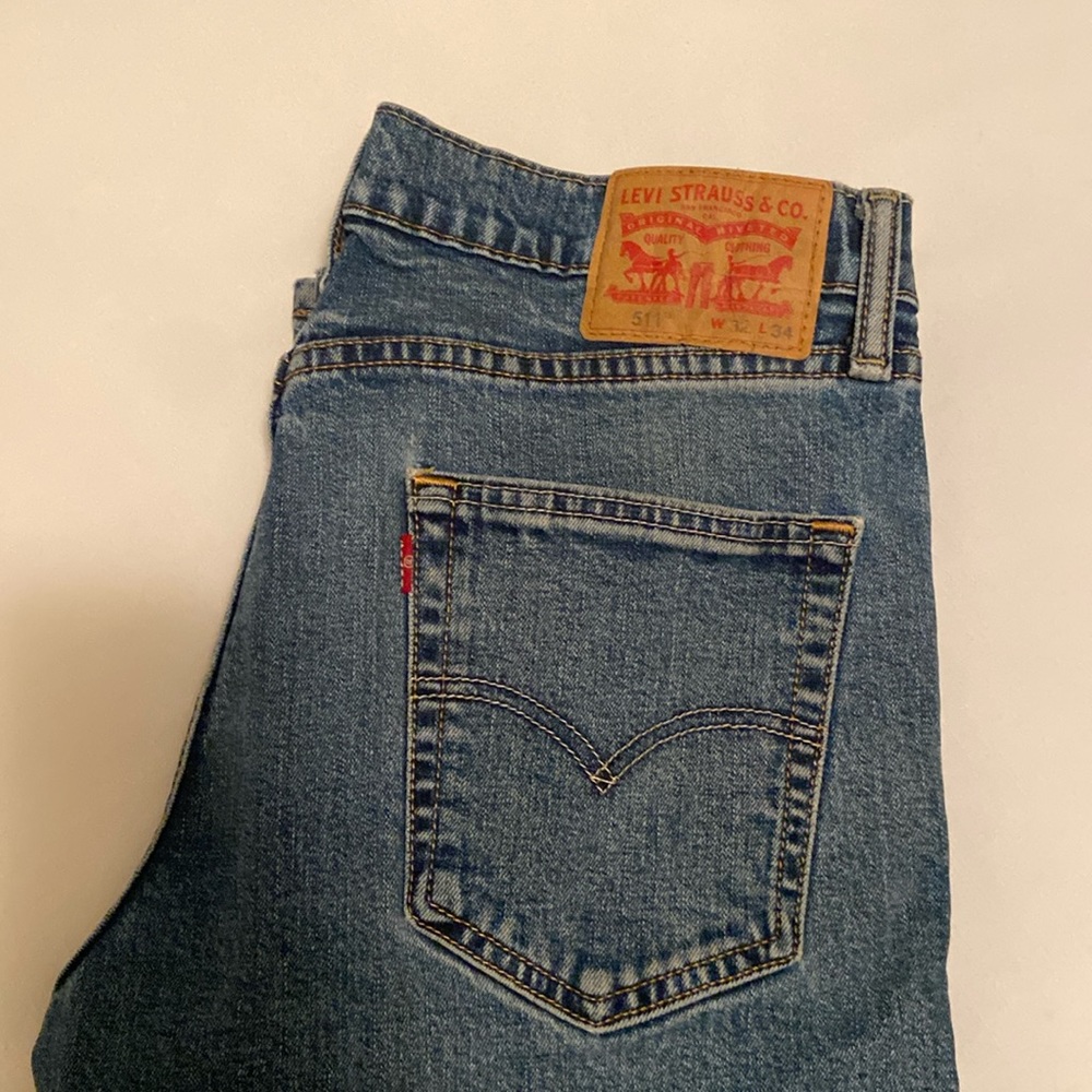 Men’s Levi 511 jean